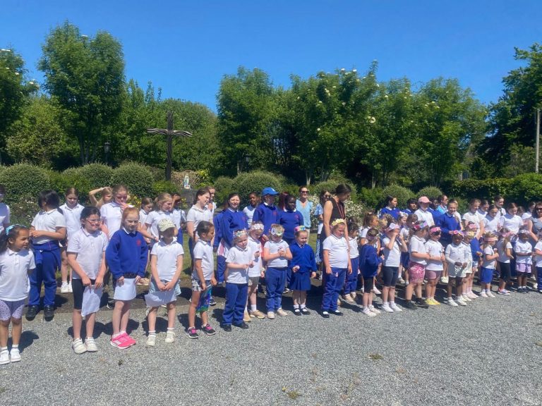 Mercy P.S had a wonderful May Procession in the prayer garden last Friday, celebrating our mother Mary.  Thanks to Ms. Ryan for leading in this lovely celebration.