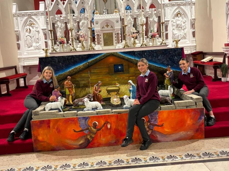 Katelyn, Chloe and Caoimhe from our TY, JP2 group helped set up the Christmas Crib in St. Brendan’s Church yesterday. Well done to the girls and their colleagues who helped with selling tickets for the draw at the parish fundraising concert of local talent on Saturday evening.
