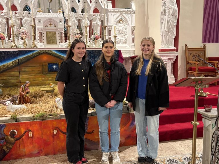 Thank you to Ali, Grainne and Aine from our JP2 group who read at last evening’s Carol Service.